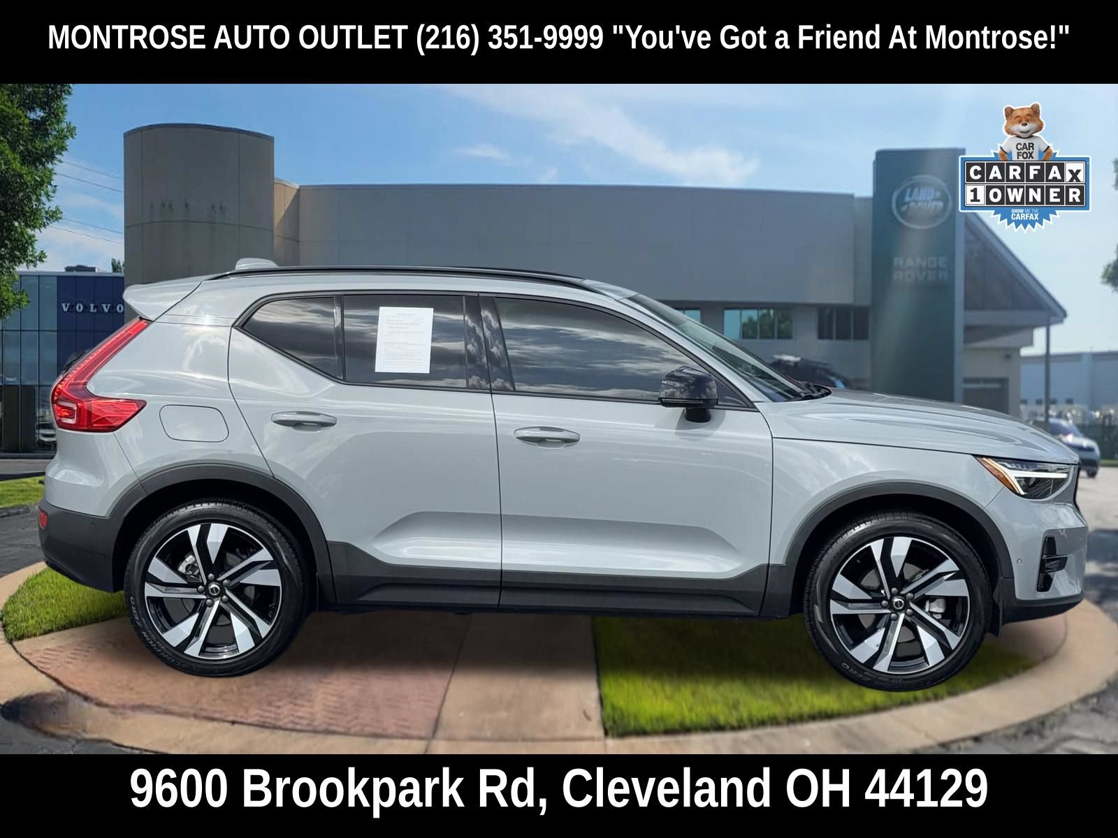 Used 2024 Volvo XC40 B5 Ultimate w/ Protection Package Premier AWD/4WD image 3