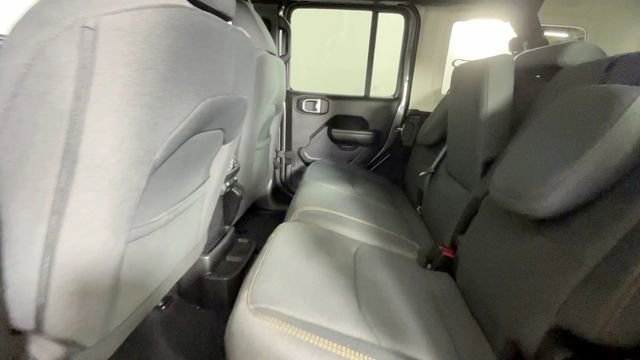 Used 2024 Jeep Wrangler Unlimited w/ Convenience Group AWD/4WD image 18