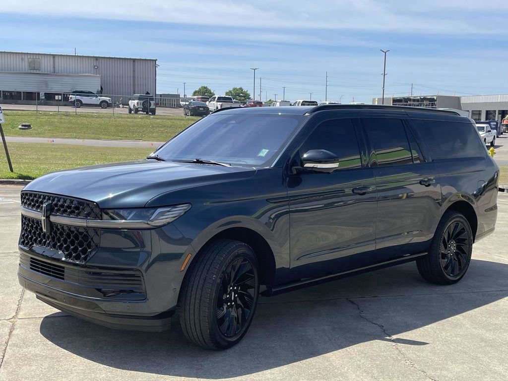 Certified 2025 Lincoln Navigator L Reserve w/ Jet Appearance Package AWD/4WD image 7