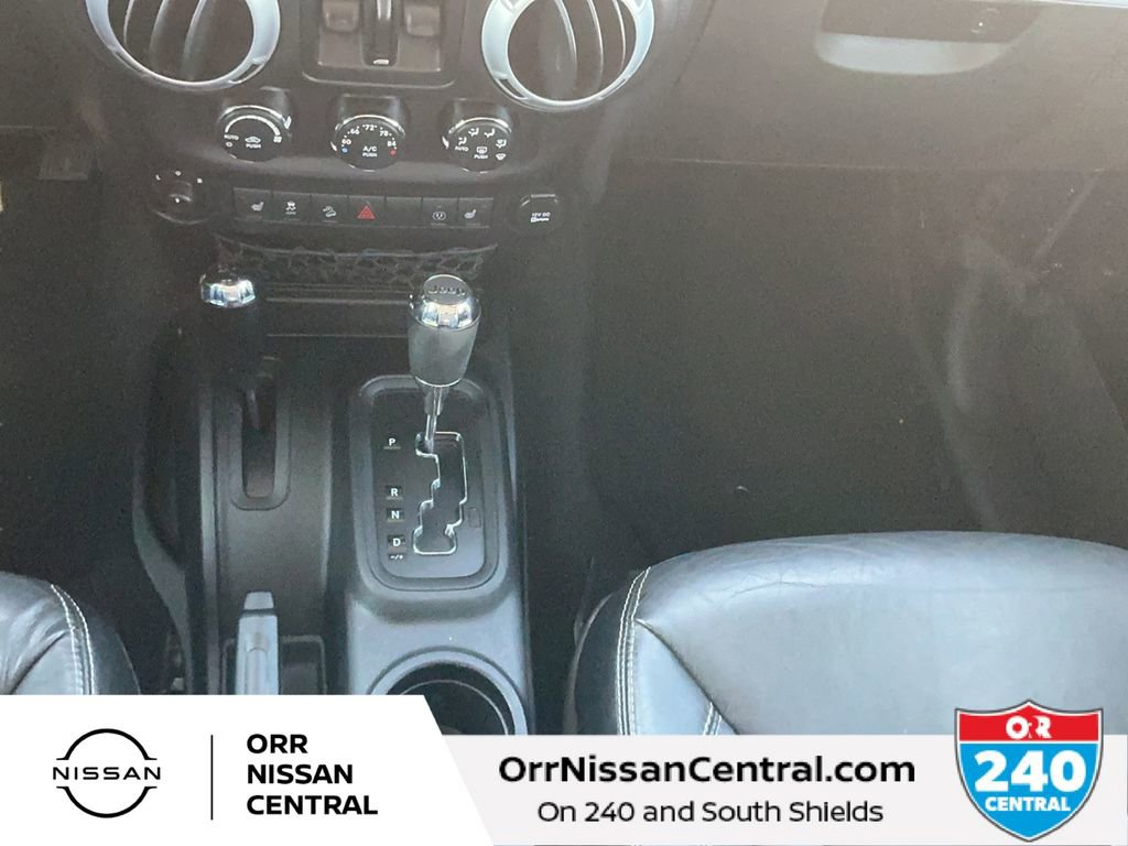 Used 2013 Jeep Wrangler Unlimited Sahara w/ Mopar Chrome Edition Group image 23