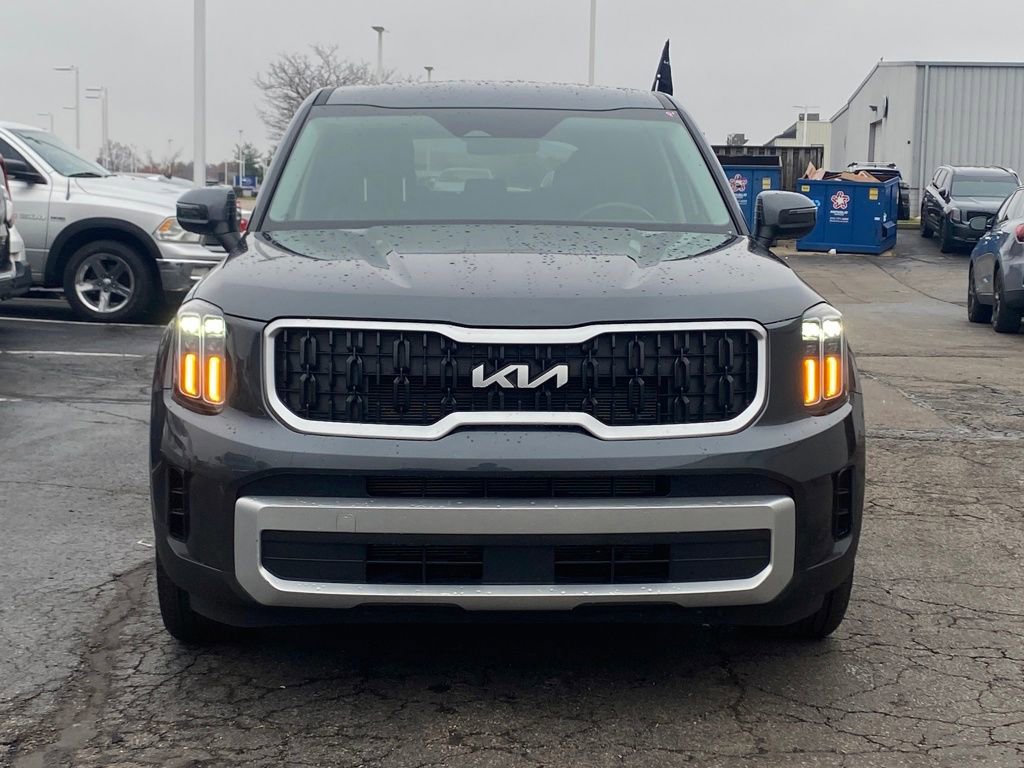 Used 2024 Kia Telluride LX image 2