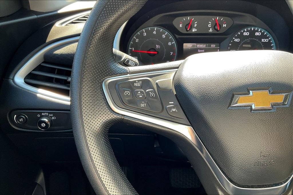 Used 2025 Chevrolet Malibu LT FWD image 14