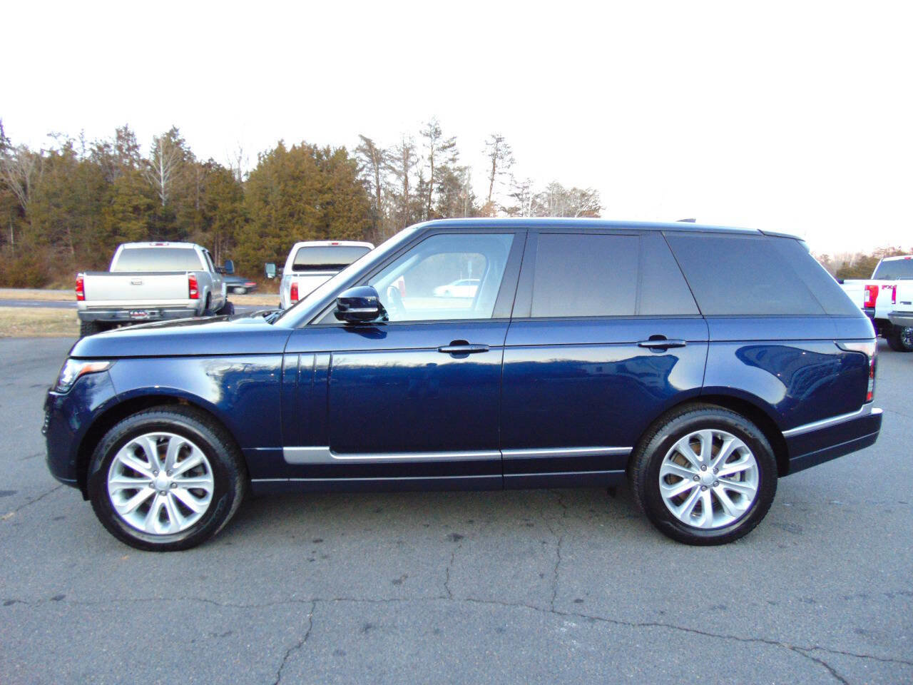 Used 2017 Land Rover Range Rover HSE image 26