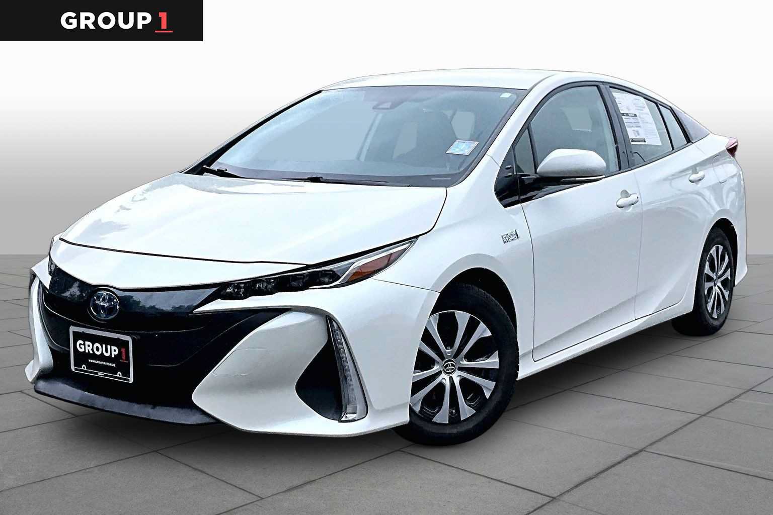 Certified 2020 Toyota Prius Prime LE FWD image 1