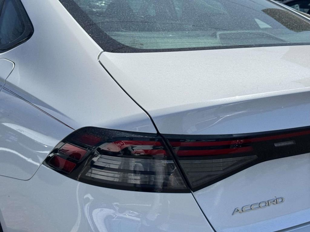 Used 2025 Honda Accord SE image 9