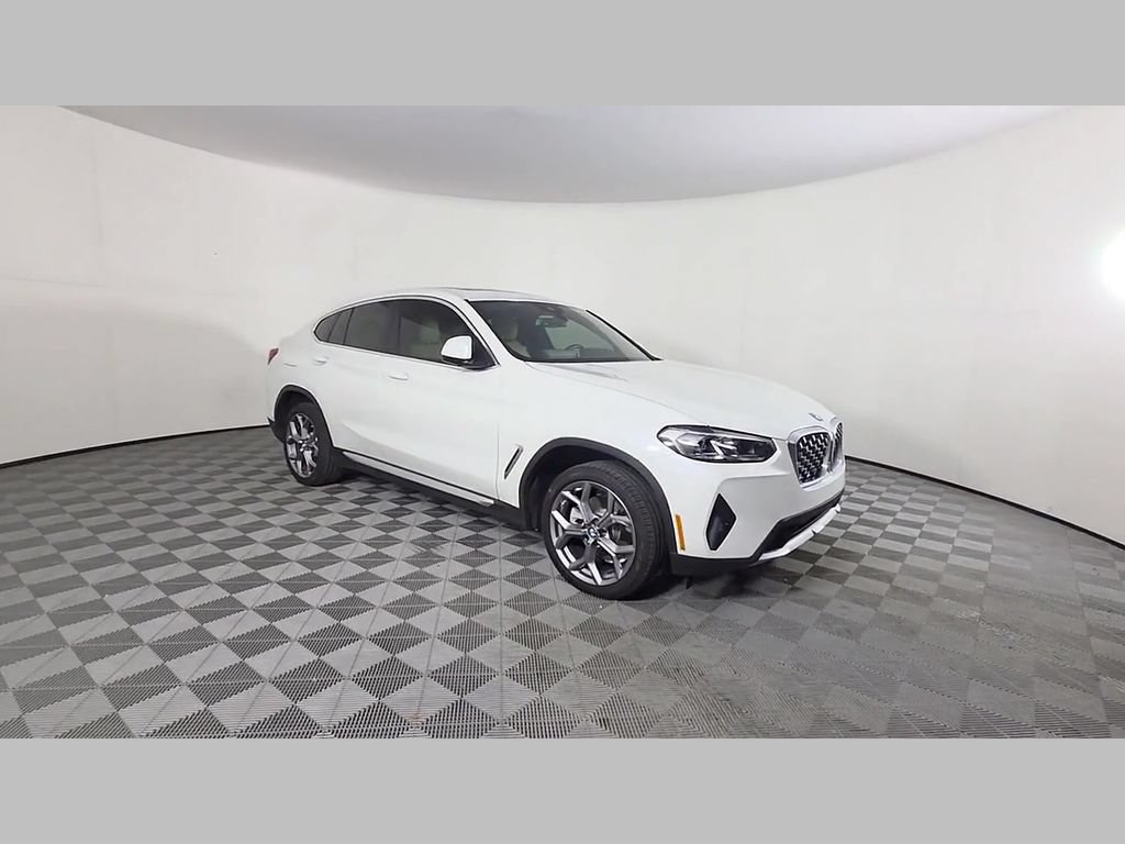 Used 2025 BMW X4 xDrive30i AWD/4WD image 53