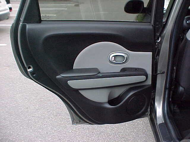 Used 2015 Kia Soul FWD image 12