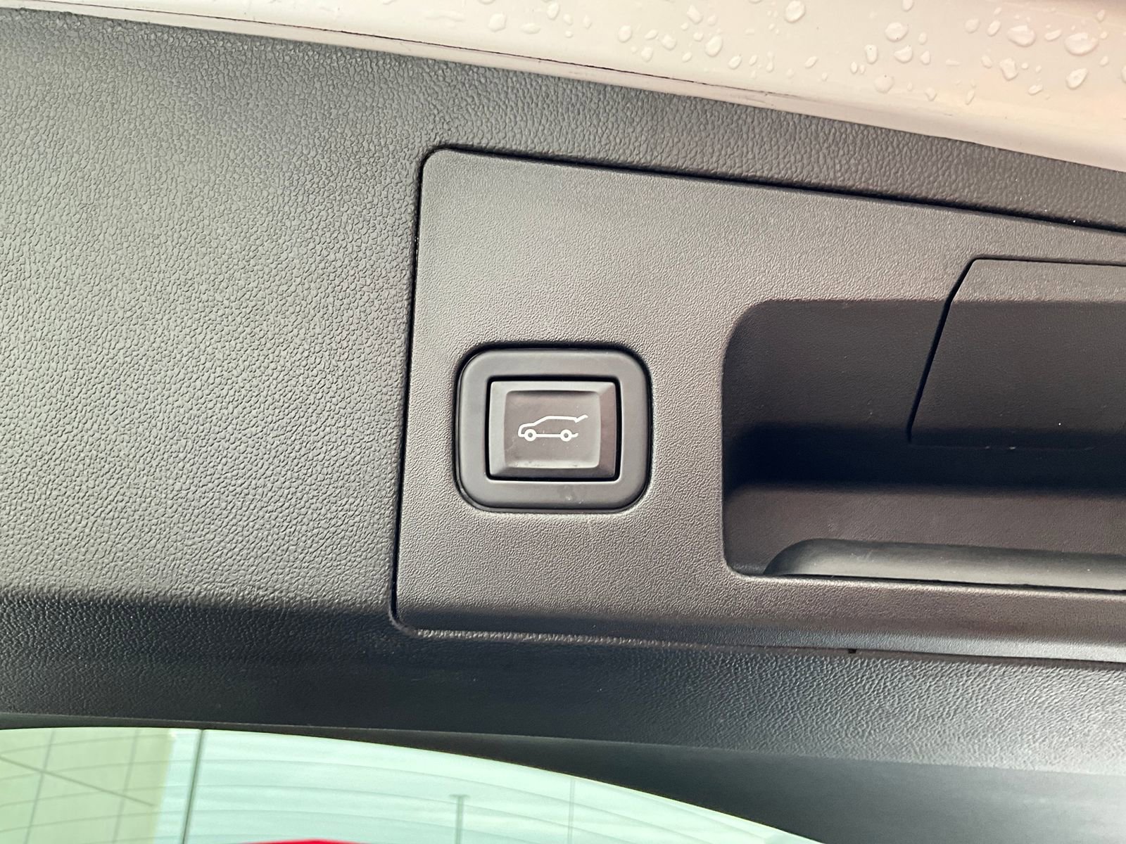 Used 2022 Cadillac XT5 Premium Luxury w/ LPO, Floor Liner Package image 33