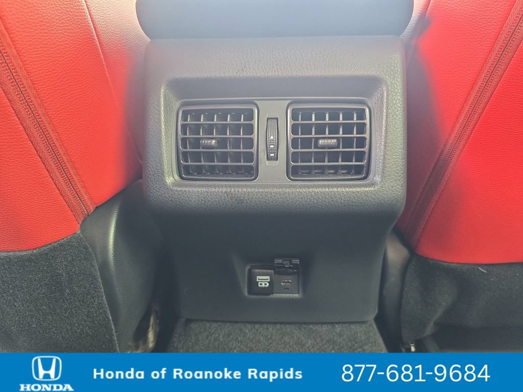 Used 2025 Toyota Camry XSE FWD image 31