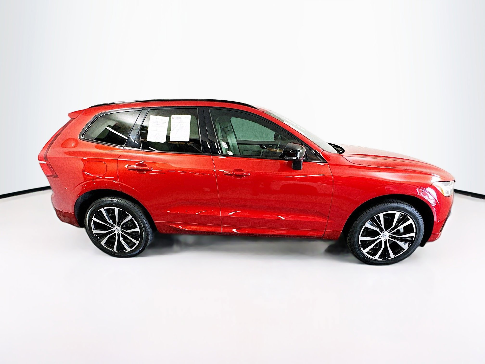 Used 2023 Volvo XC60 B5 Plus w/ Protection Package Premier image 2