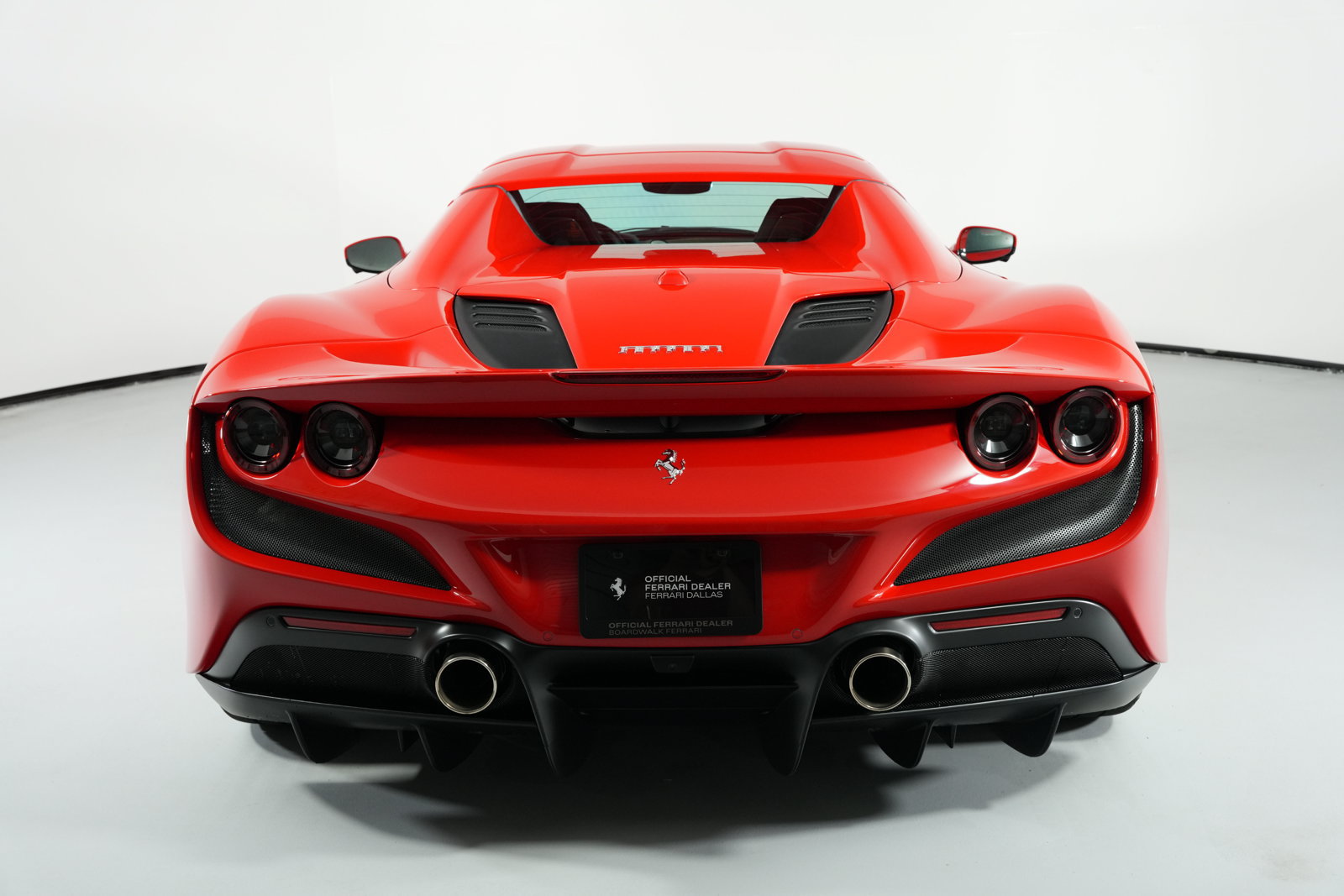 Used 2023 Ferrari F8 Spider RWD image 12