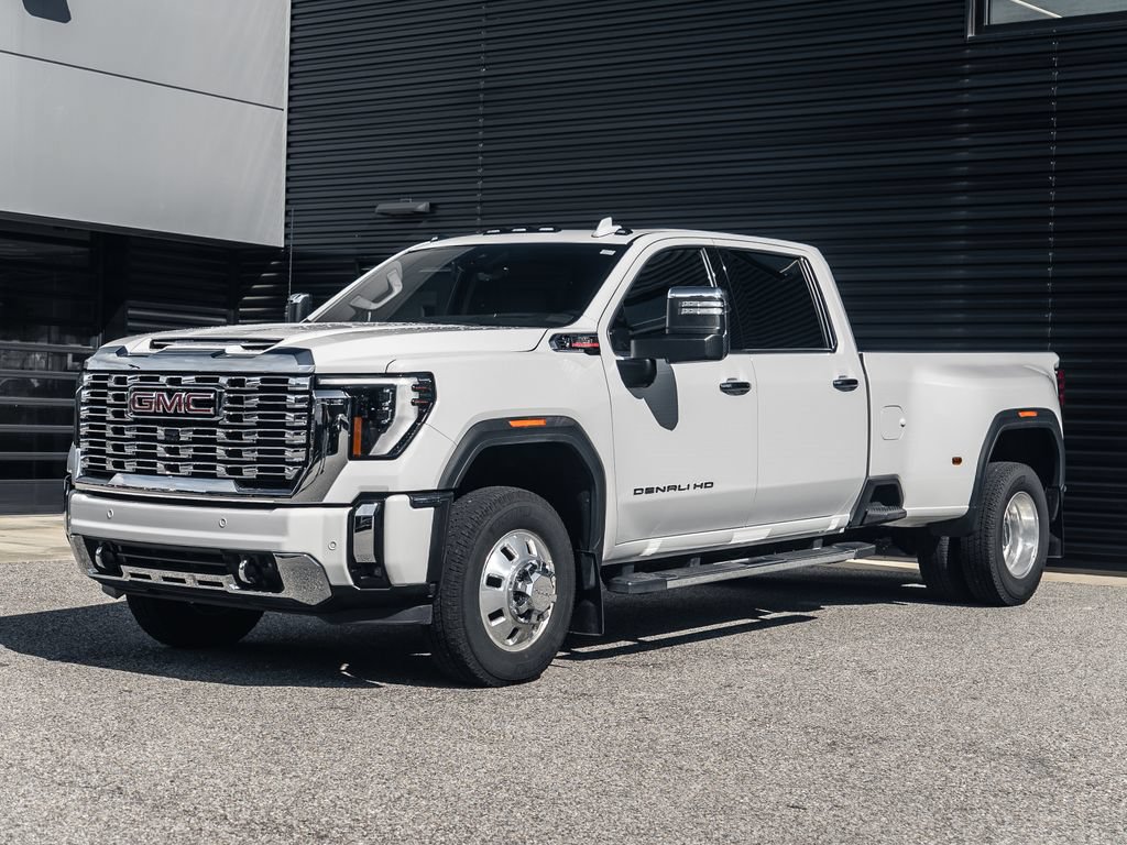 Used 2025 GMC Sierra 3500 Denali w/ Technology Package AWD/4WD image 1