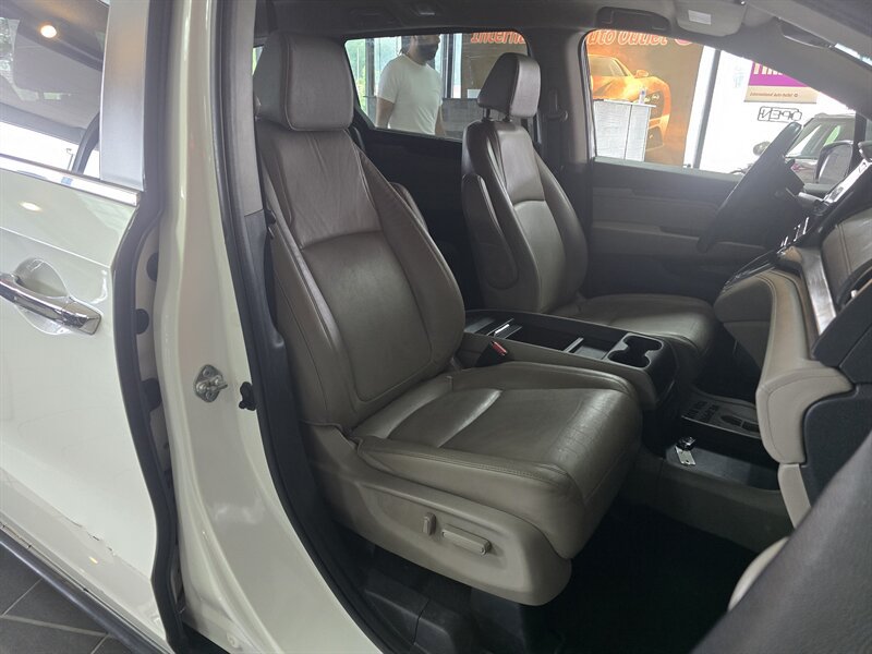 Used 2018 Honda Odyssey EX-L image 16