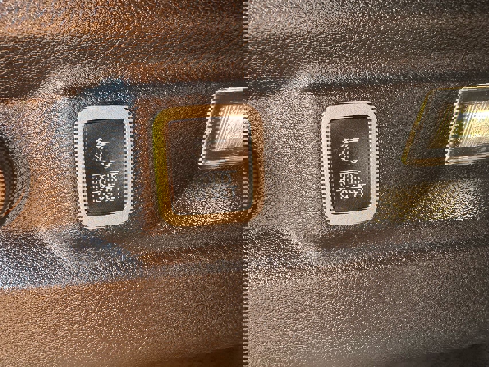 Used 2023 Jeep Grand Cherokee L Laredo image 15