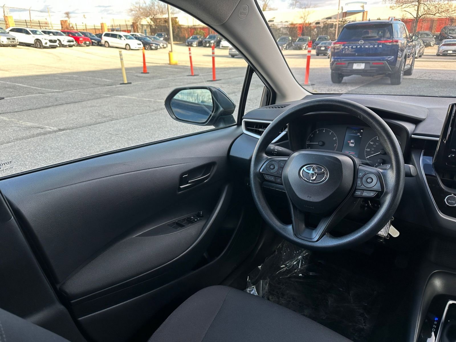 Used 2025 Toyota Corolla LE image 32