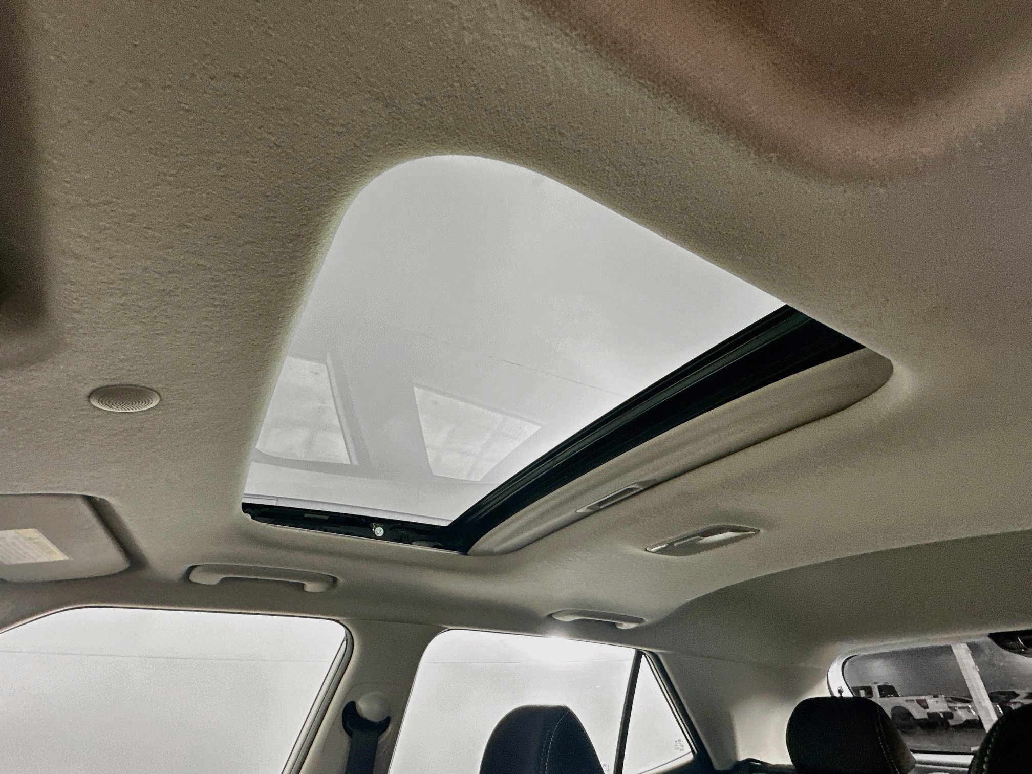 Used 2025 Hyundai Venue SEL FWD image 25
