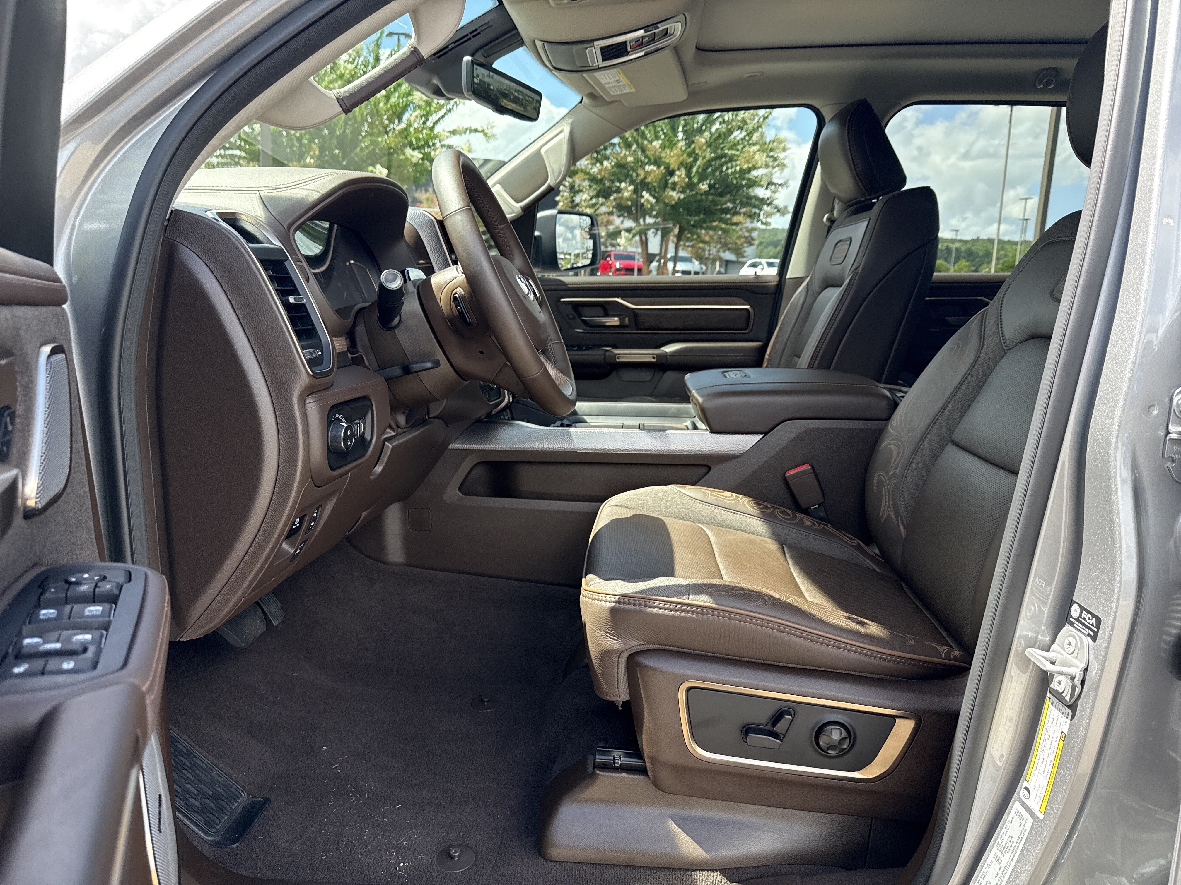 Used 2026 RAM 1500 Limited AWD/4WD image 9