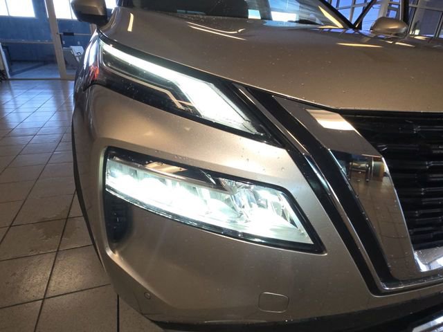 Used 2022 Nissan Rogue Platinum w/ Head-Up Display Package AWD/4WD image 27