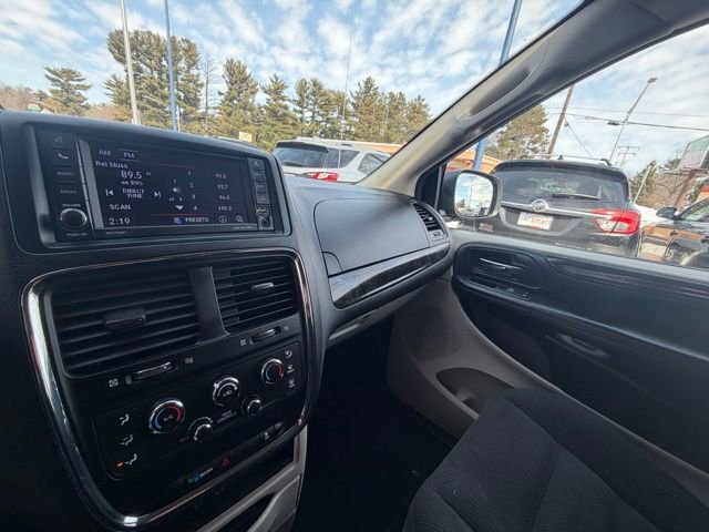 Used 2019 Dodge Grand Caravan SE w/ Rear Park Assist Package image 25