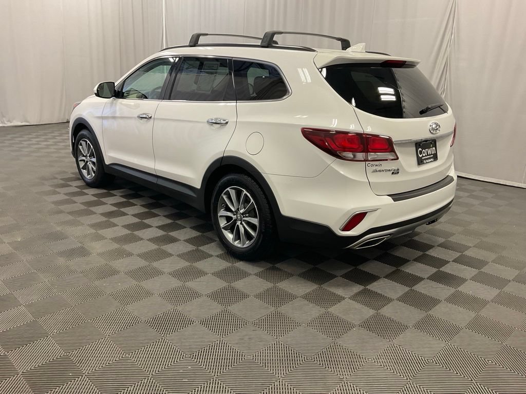 Used 2019 Hyundai Santa Fe XL SE FWD image 4