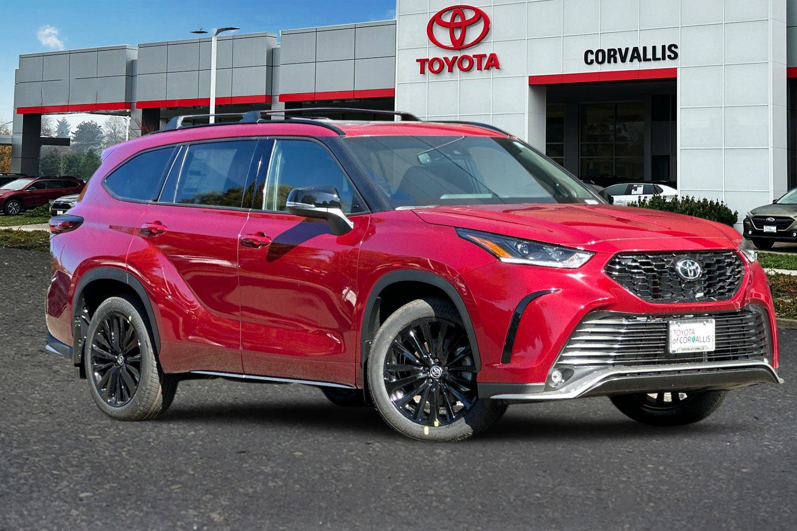 New 2025 Toyota Highlander XSE image 2