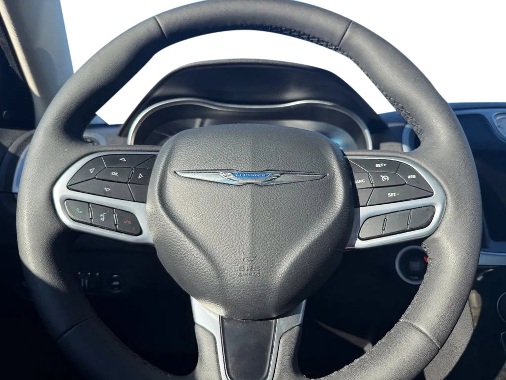 Used 2023 Chrysler 300 Touring L w/ Comfort Group AWD/4WD image 15