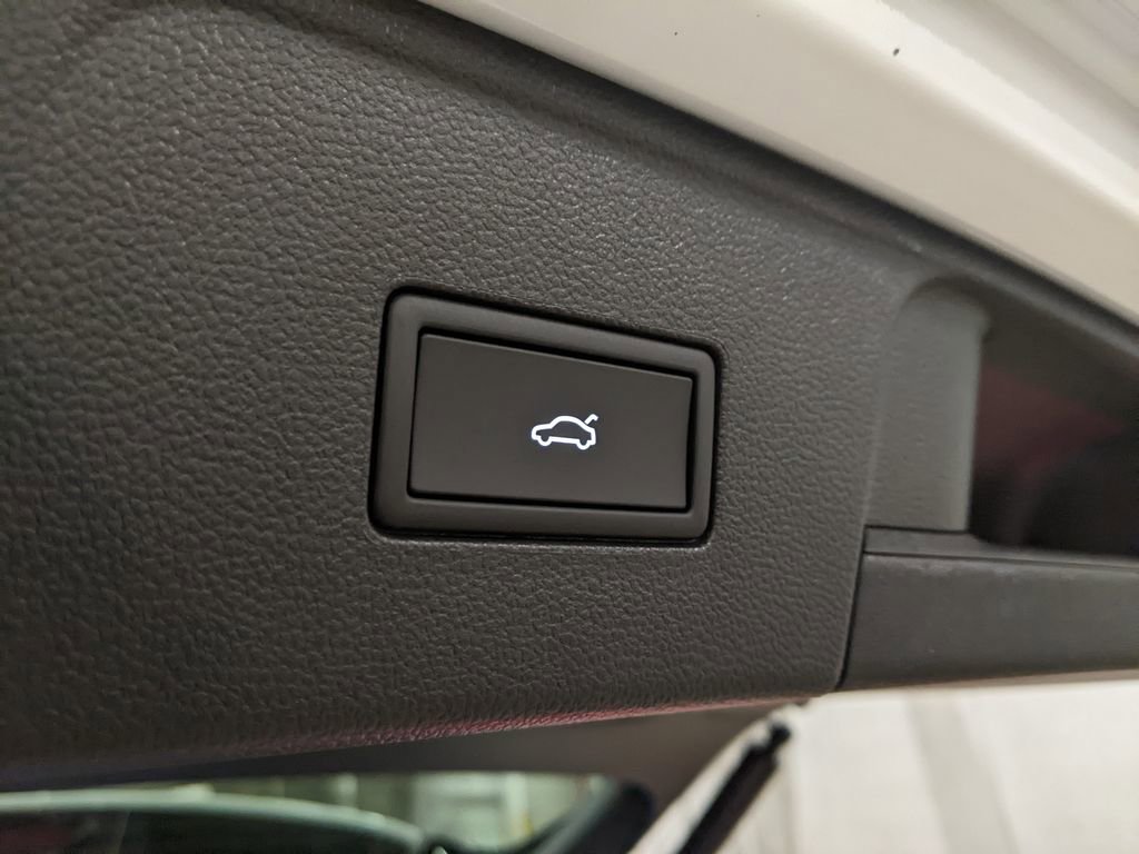 New 2026 Volkswagen Atlas SEL Premium R-Line image 30