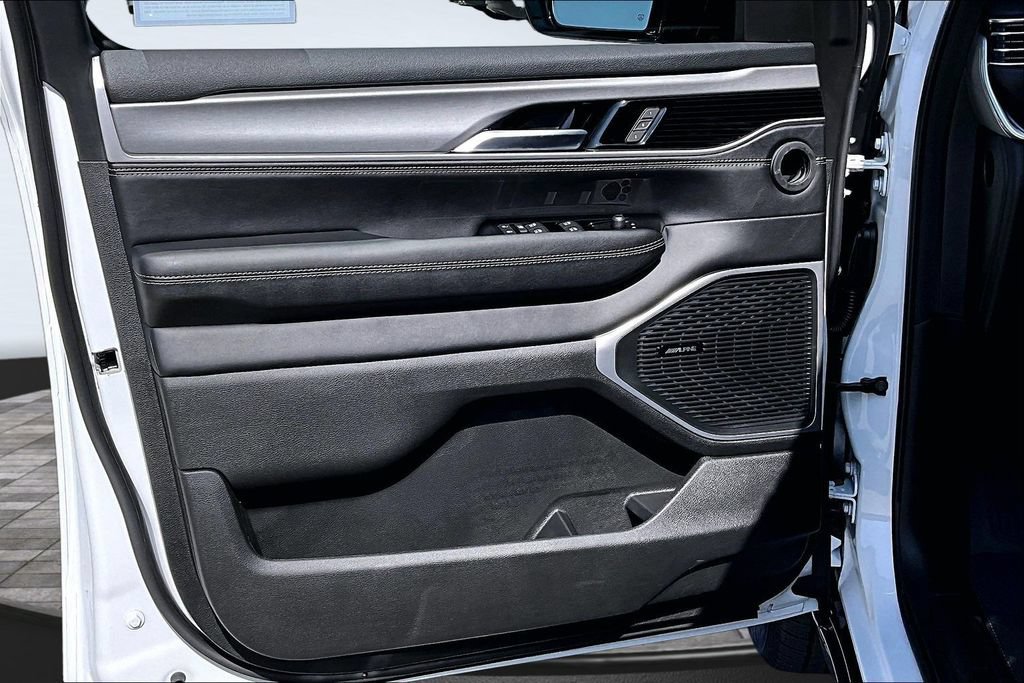 New 2026 Jeep Grand Wagoneer 4WD image 13