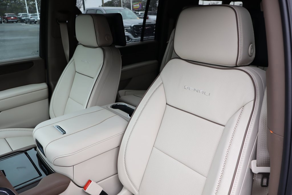 New 2026 GMC Yukon XL Denali w/ Denali Reserve Package image 13