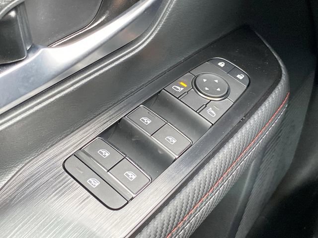 Certified 2025 Nissan Kicks SR image 24