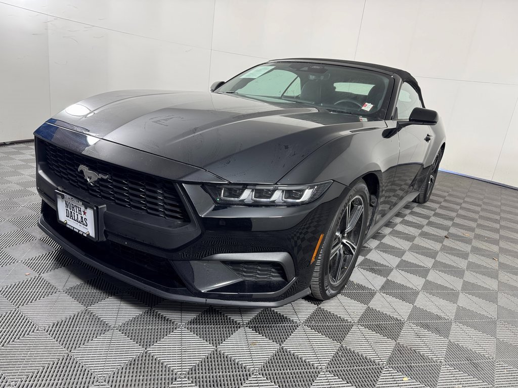 Used 2024 Ford Mustang Convertible image 3
