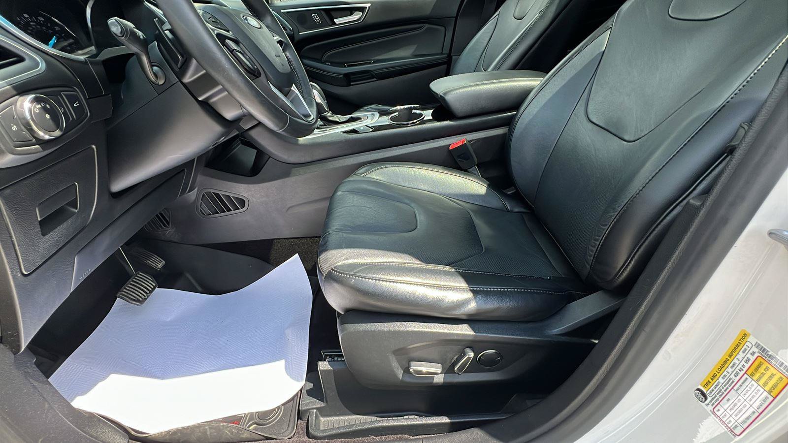 Used 2015 Ford Edge Titanium w/ Equipment Group 302A AWD/4WD image 24