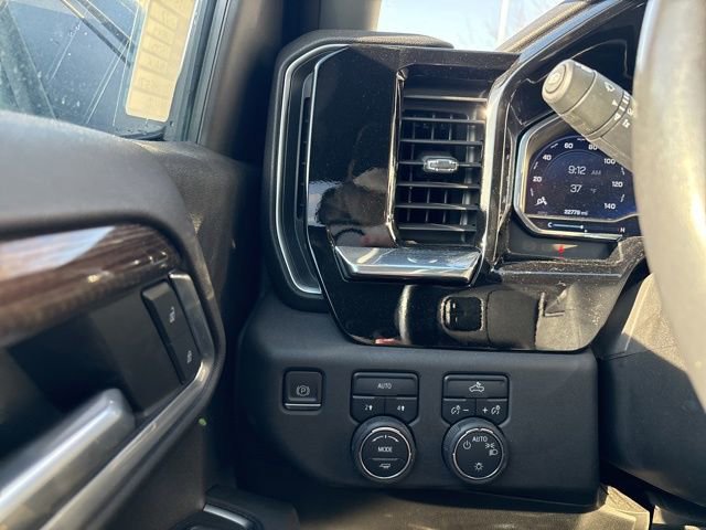 Used 2022 Chevrolet Silverado 1500 LT image 20