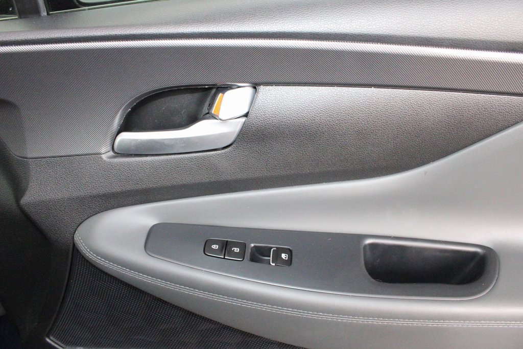 Used 2022 Hyundai Santa Fe Limited w/ Cargo Package image 48