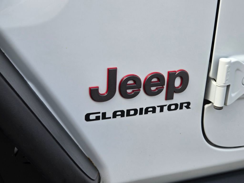 Used 2022 Jeep Gladiator Rubicon w/ Cold Weather Group image 9