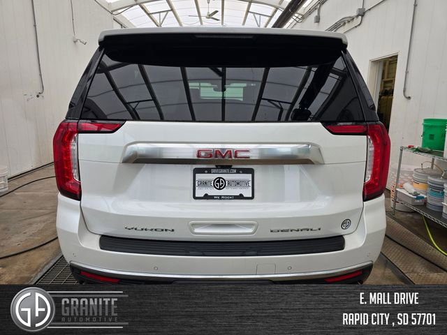 Used 2021 GMC Yukon XL Denali w/ Denali Premium Package image 4