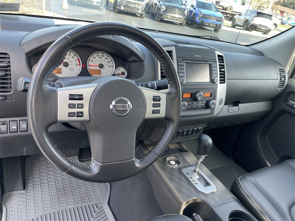 Used 2020 Nissan Frontier PRO-4X image 11