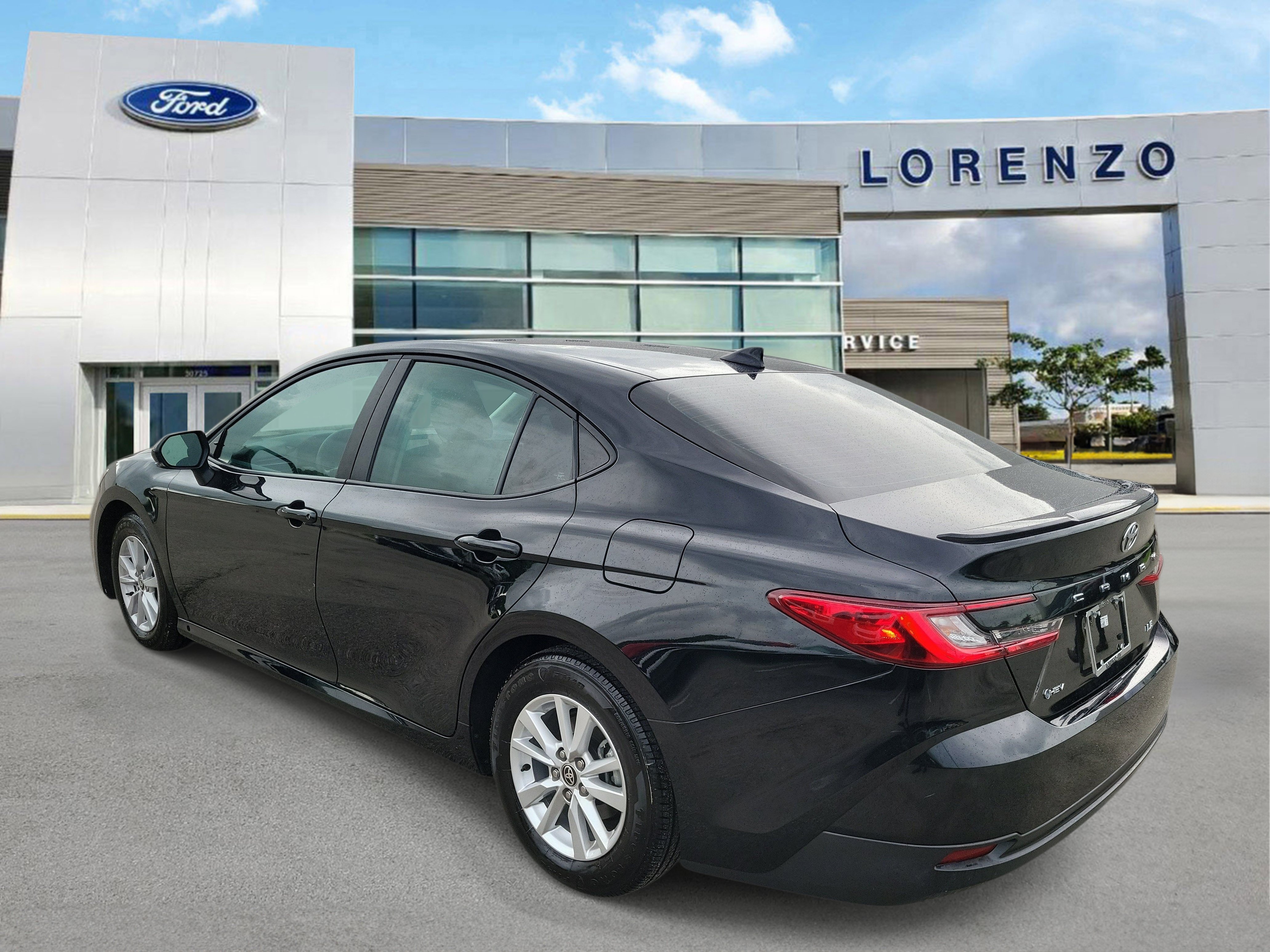 Used 2025 Toyota Camry LE w/ Convenience Package FWD image 7