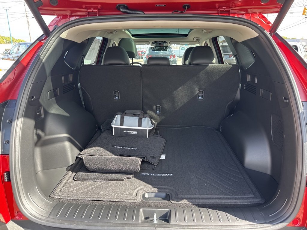 New 2026 Hyundai Tucson Limited image 16