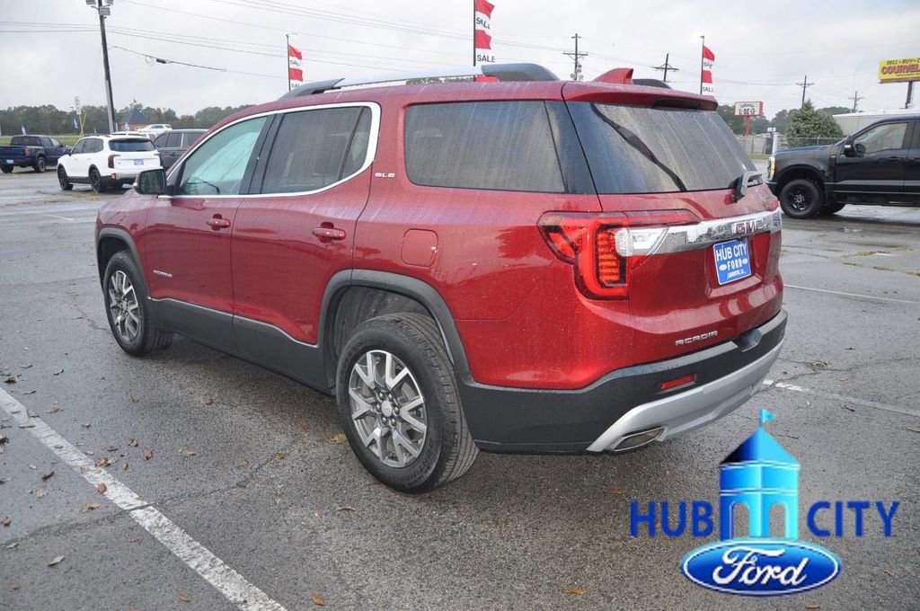 Used 2023 GMC Acadia SLE w/ Driver Convenience Package image 3