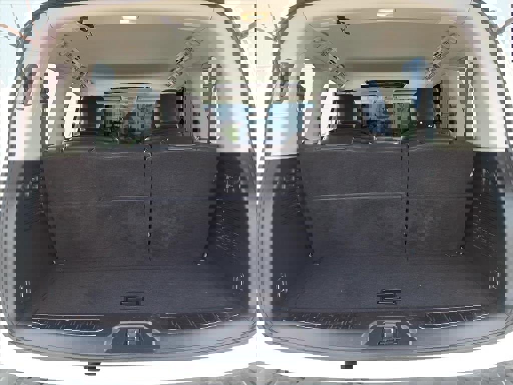 Used 2017 Nissan Armada Platinum w/ Captain Seat Package image 5