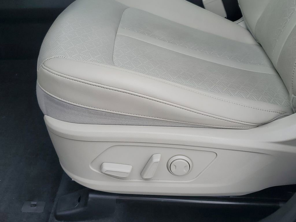 Used 2023 Kia Sorento SX image 13