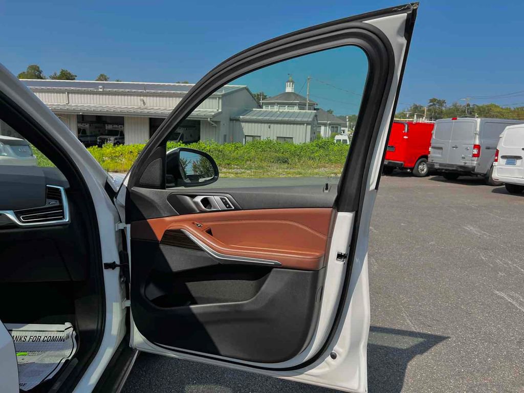 Used 2019 BMW X5 xDrive40i w/ Convenience Package image 16