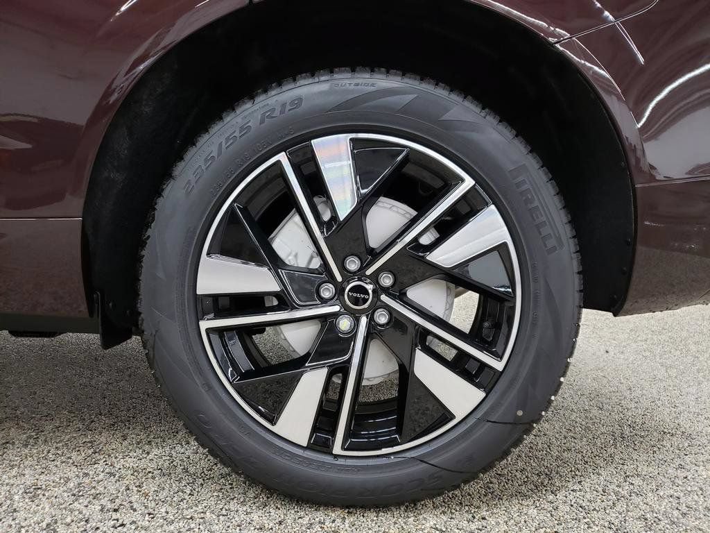 New 2026 Volvo XC60 B5 Core w/ Protection Package Premier AWD/4WD image 12