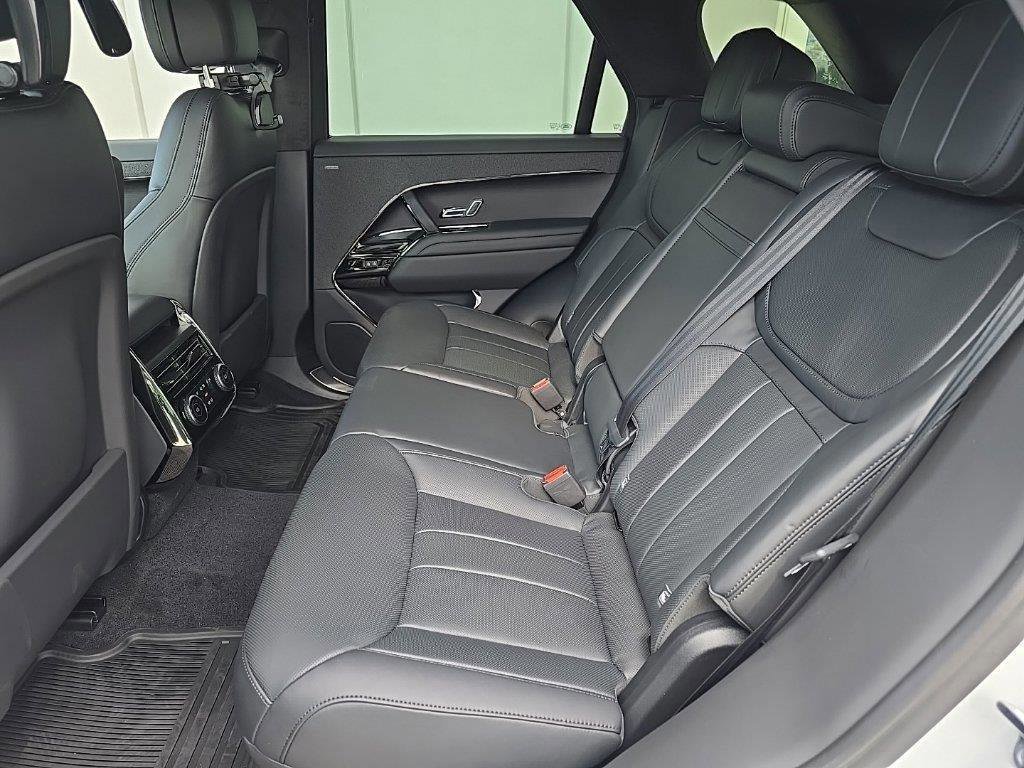 Used 2024 Land Rover Range Rover Sport Autobiography image 8