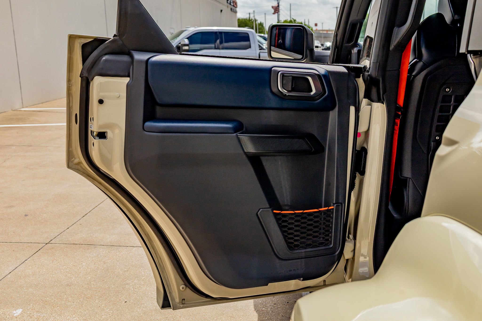 Used 2025 Ford Bronco Raptor AWD/4WD image 38