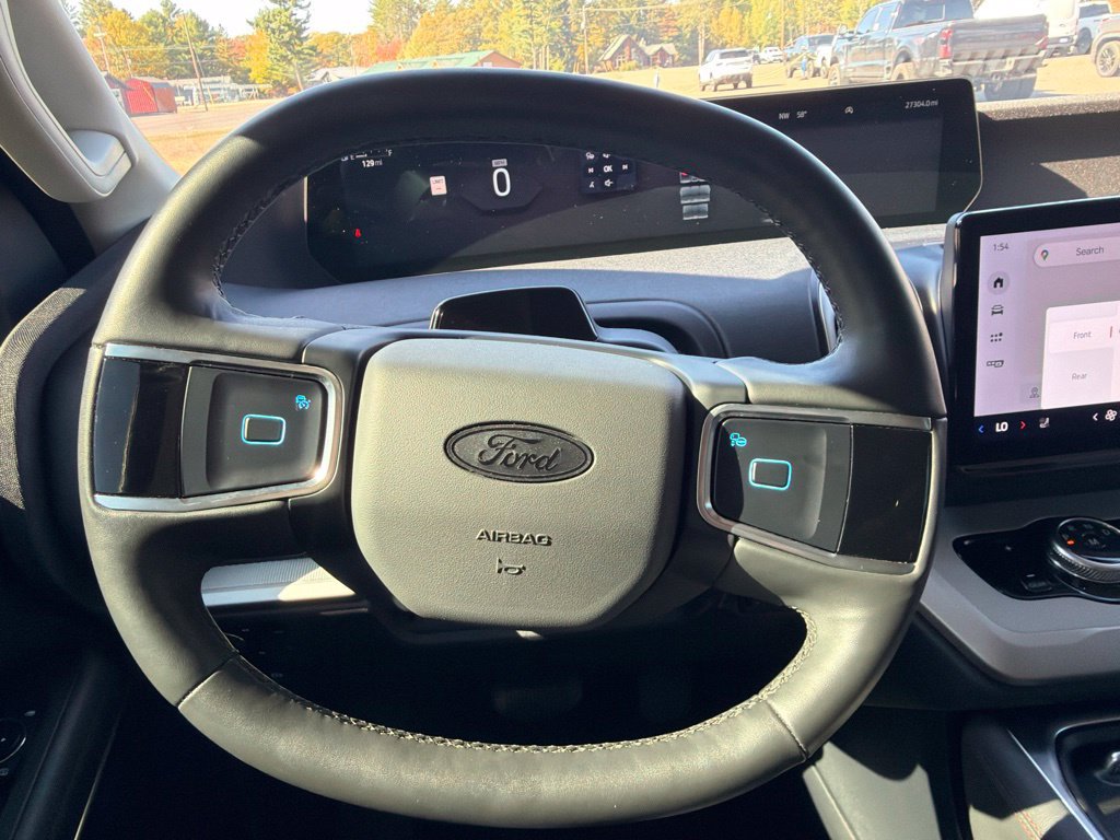 Used 2025 Ford Expedition Active AWD/4WD image 19