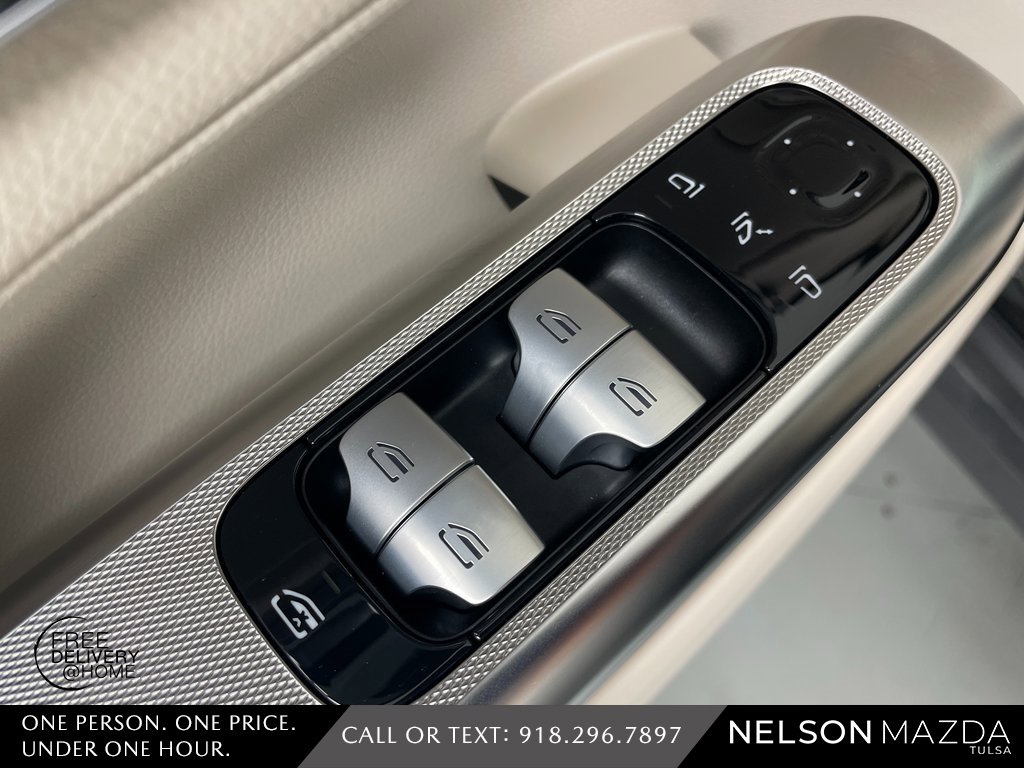 Used 2024 Mercedes-Benz GLC 300 4MATIC image 19