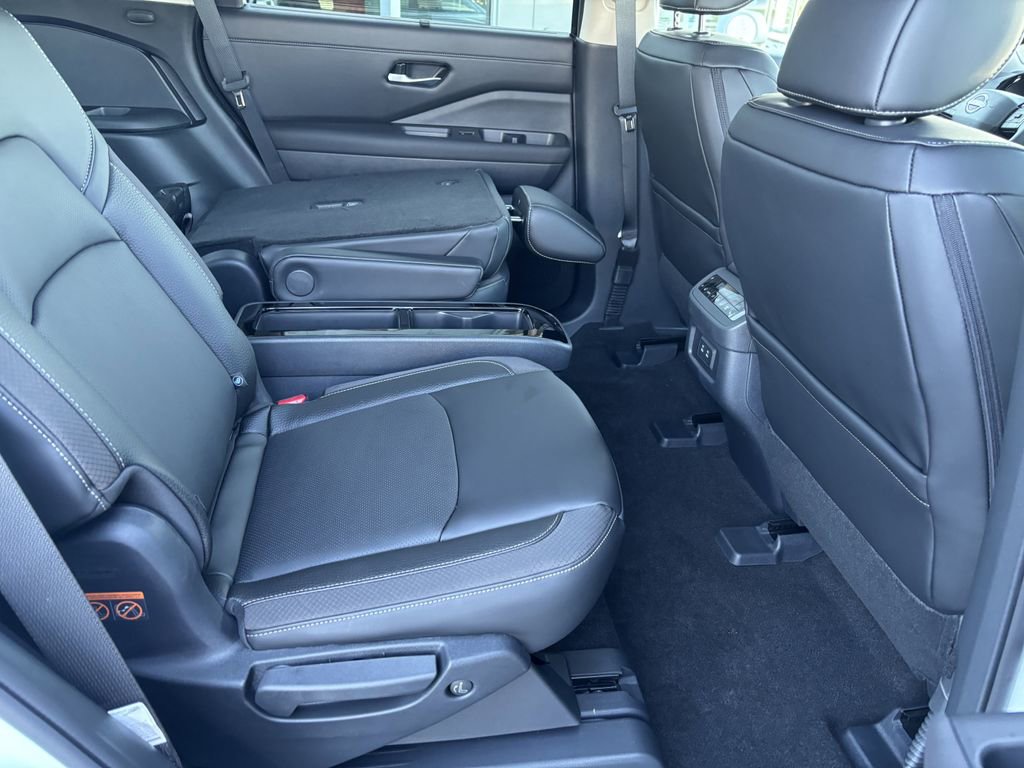 New 2026 Nissan Pathfinder SL image 31