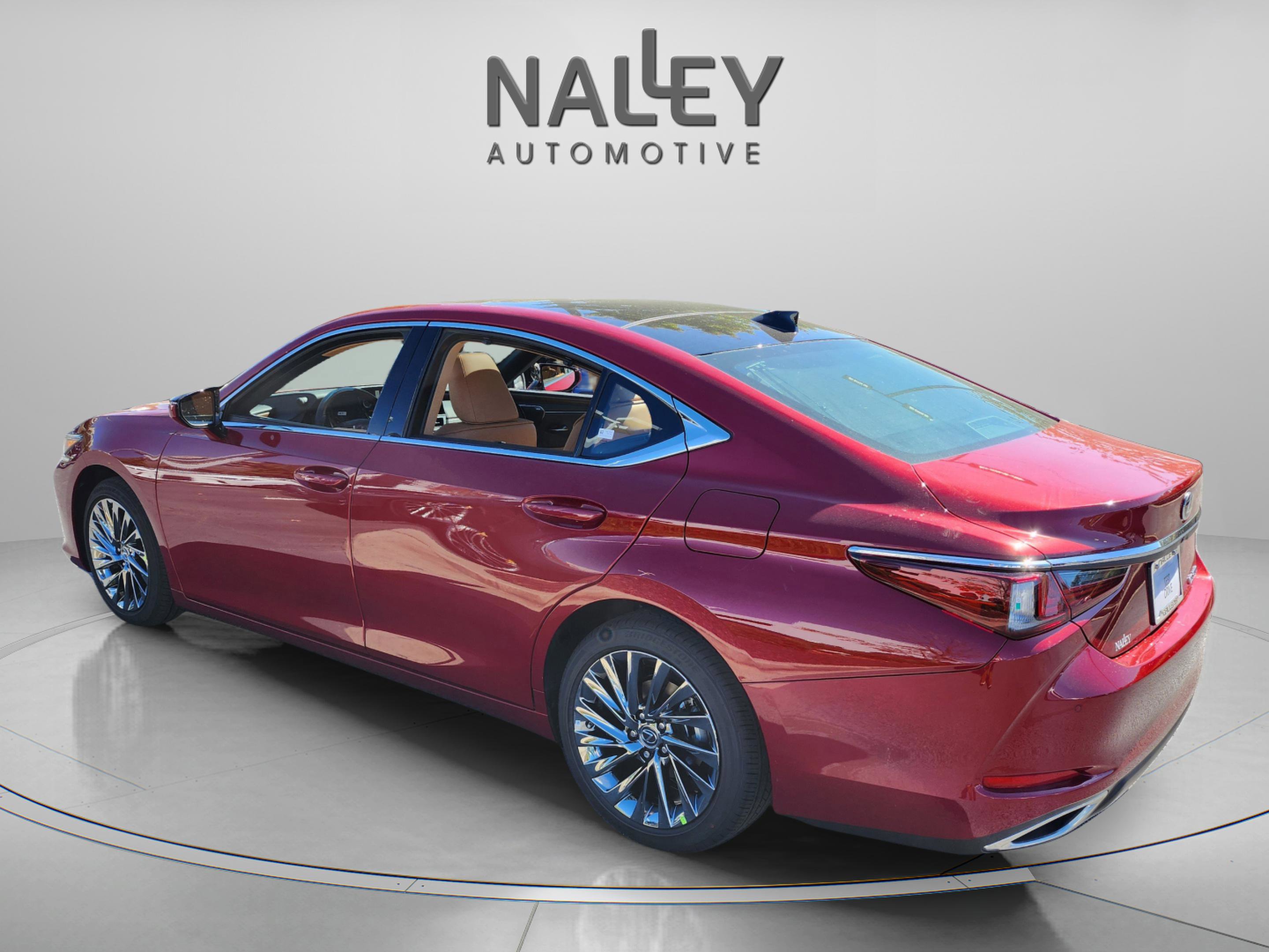 New 2025 Lexus ES 350 Ultra Luxury image 3